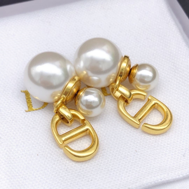 chr1st1an D10r earrings